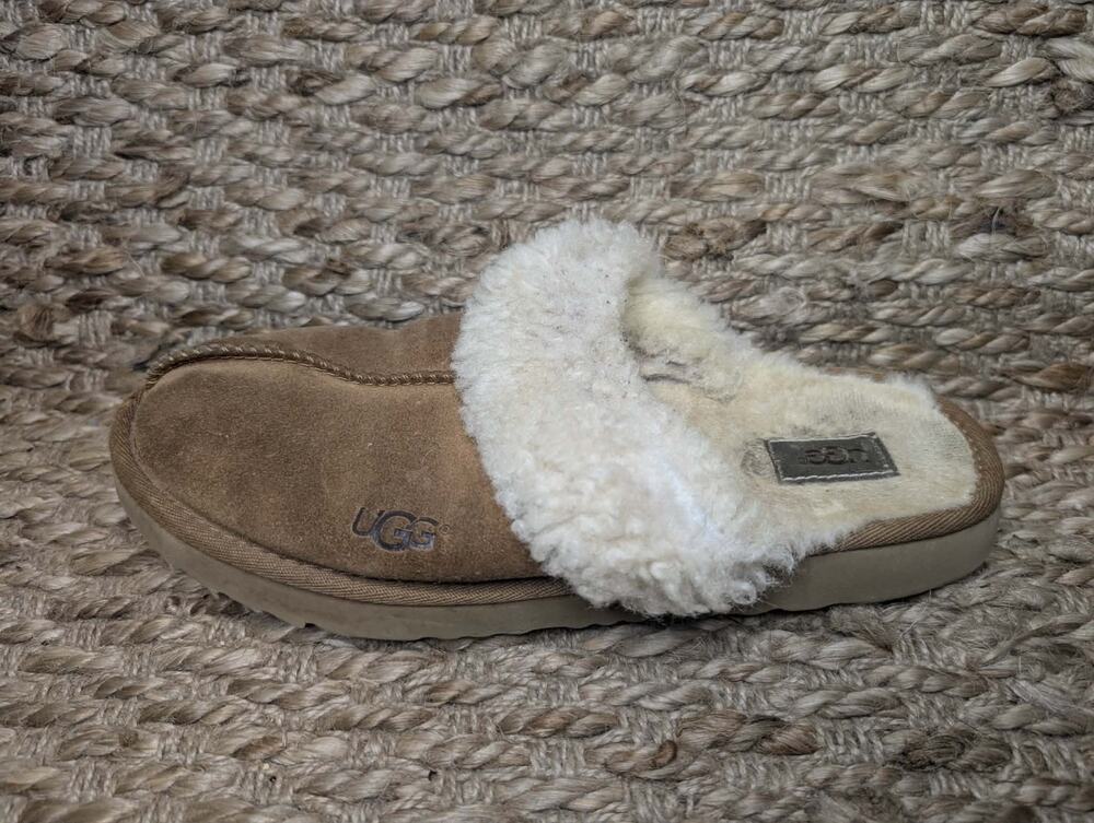 UGG Slippers Chestnut Brown Casual Comfort Shoes Women's Size 8 Slip-on Uggs